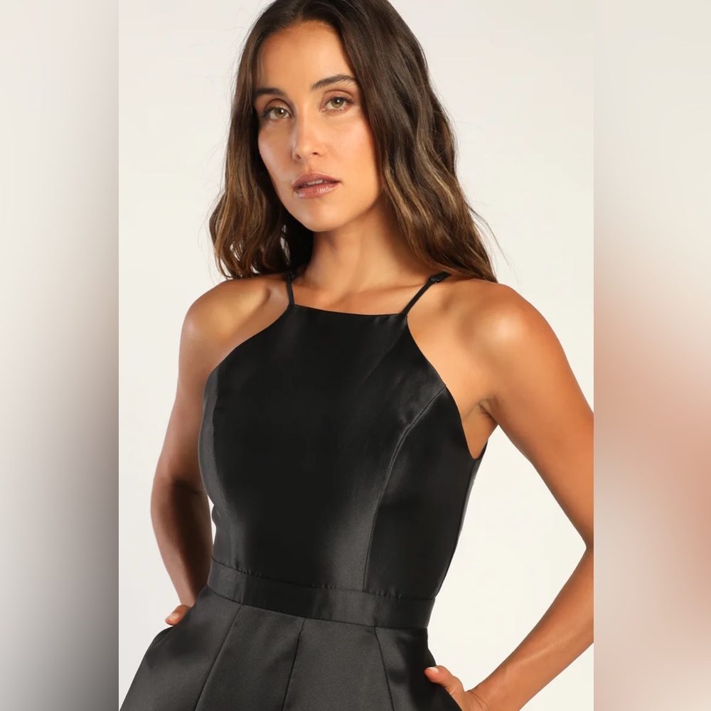 Broadway Show Black High-Low Maxi - Picture 5 of 5